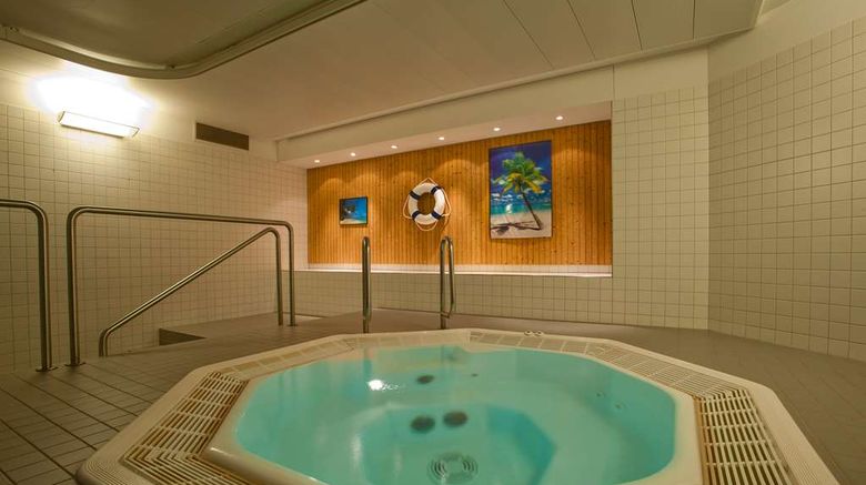 <b>Hotel Herisau Pool</b>. Images powered by <a href="https://iceportal.shijigroup.com/" title="IcePortal" target="_blank">IcePortal</a>.