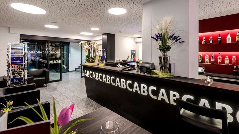 <b>Hotel ABC Lobby</b>. Images powered by <a href="https://iceportal.shijigroup.com/" title="IcePortal" target="_blank">IcePortal</a>.