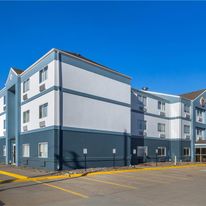 AmericInn by Wyndham Davenport