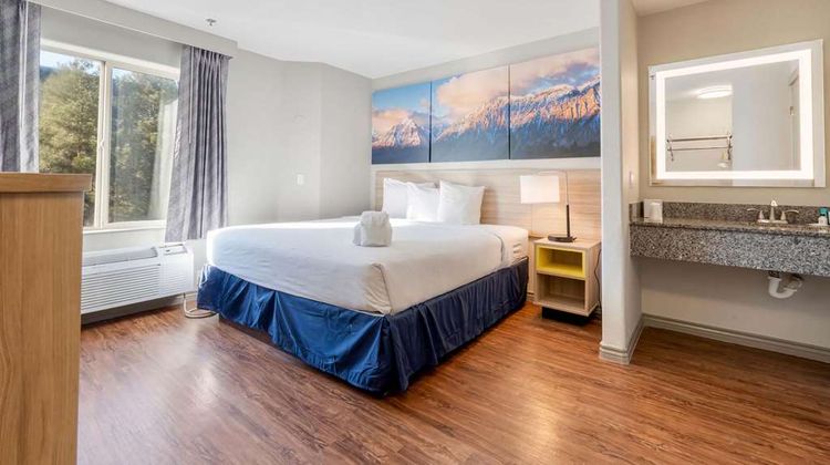 Days Inn by Wyndham Thornton Room