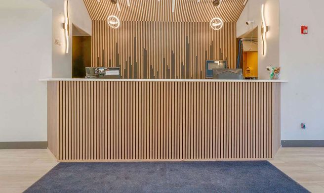 Days Inn by Wyndham Thornton Lobby