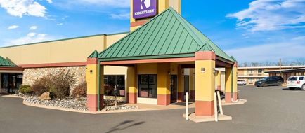 Knights Inn Montgomeryville Exterior