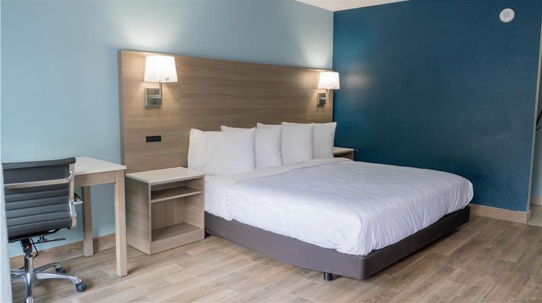 <b>SureStay by Best Western Jacksonville Ai Room</b>. Images powered by <a href="https://iceportal.shijigroup.com/" title="IcePortal" target="_blank">IcePortal</a>.