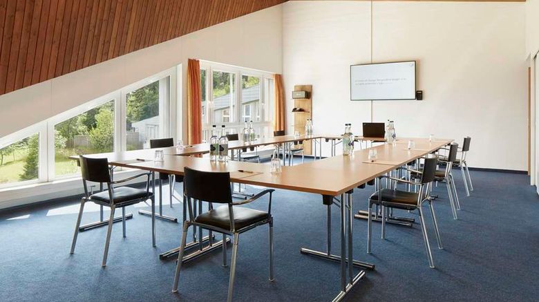 <b>Rigi Kaltbad Swiss Quality Hotel Meeting</b>. Images powered by <a href="https://iceportal.shijigroup.com/" title="IcePortal" target="_blank">IcePortal</a>.