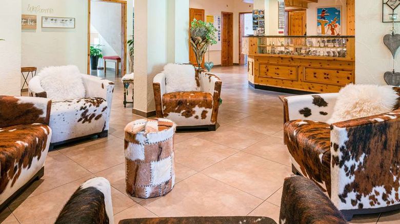 <b>Hotel Bernerhof Kandersteg Lobby</b>. Images powered by <a href="https://iceportal.shijigroup.com/" title="IcePortal" target="_blank">IcePortal</a>.