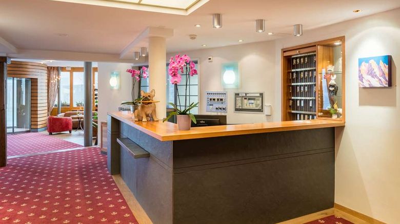 <b>Schweizerhaus Swiss Quality Hotel Lobby</b>. Images powered by <a href="https://iceportal.shijigroup.com/" title="IcePortal" target="_blank">IcePortal</a>.
