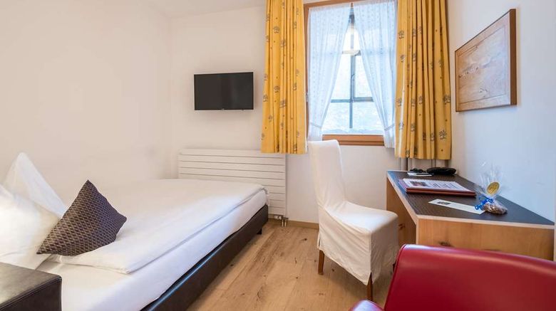 <b>Schweizerhaus Swiss Quality Hotel Room</b>. Images powered by <a href="https://iceportal.shijigroup.com/" title="IcePortal" target="_blank">IcePortal</a>.