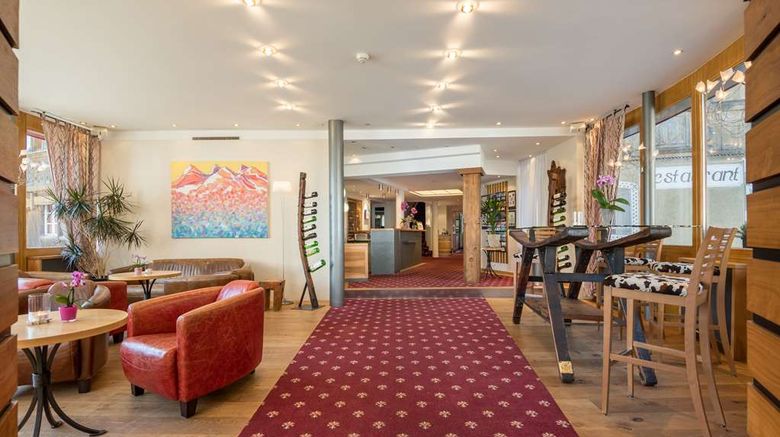 <b>Schweizerhaus Swiss Quality Hotel Lobby</b>. Images powered by <a href="https://iceportal.shijigroup.com/" title="IcePortal" target="_blank">IcePortal</a>.
