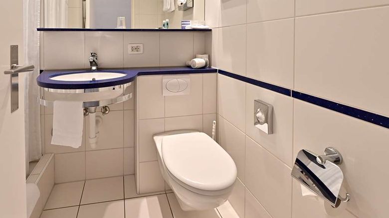 <b>Zofingen Swiss Quality Hotel Room</b>. Images powered by <a href="https://iceportal.shijigroup.com/" title="IcePortal" target="_blank">IcePortal</a>.