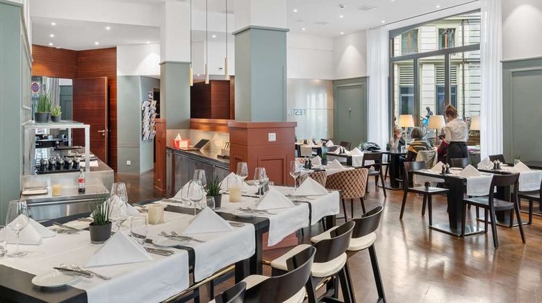 <b>Waldstaetterhof Swiss Q Hotel Restaurant</b>. Images powered by <a href="https://iceportal.shijigroup.com/" title="IcePortal" target="_blank">IcePortal</a>.