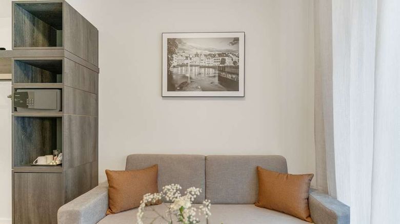 <b>Waldstaetterhof Swiss Q Hotel Suite</b>. Images powered by <a href="https://iceportal.shijigroup.com/" title="IcePortal" target="_blank">IcePortal</a>.