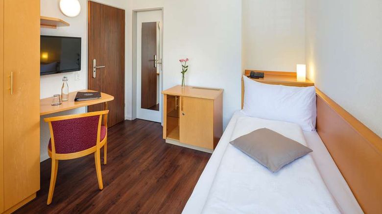 <b>Seerausch Swiss Quality Hotel Room</b>. Images powered by <a href="https://iceportal.shijigroup.com/" title="IcePortal" target="_blank">IcePortal</a>.