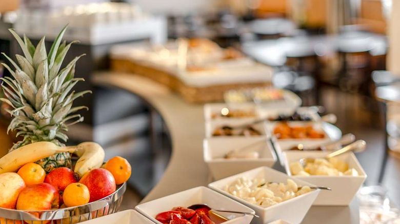 <b>The Tourist Hotel Luzern Restaurant</b>. Images powered by <a href="https://iceportal.shijigroup.com/" title="IcePortal" target="_blank">IcePortal</a>.