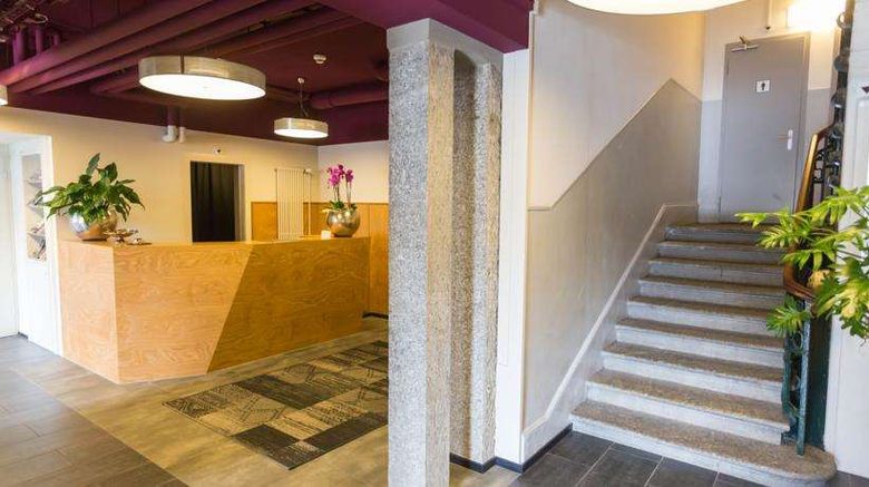 <b>The Tourist Hotel Luzern Lobby</b>. Images powered by <a href="https://iceportal.shijigroup.com/" title="IcePortal" target="_blank">IcePortal</a>.