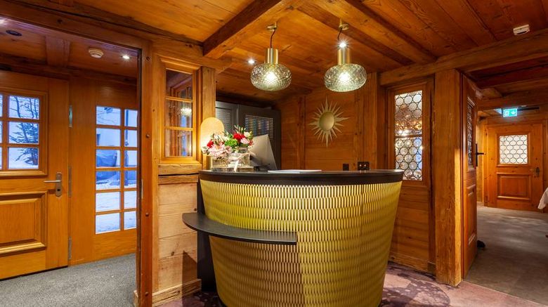 <b>Hotel Sonne Lobby</b>. Images powered by <a href="https://iceportal.shijigroup.com/" title="IcePortal" target="_blank">IcePortal</a>.