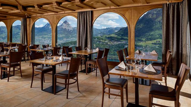 <b>Bellevue Hotel Restaurant</b>. Images powered by <a href="https://iceportal.shijigroup.com/" title="IcePortal" target="_blank">IcePortal</a>.