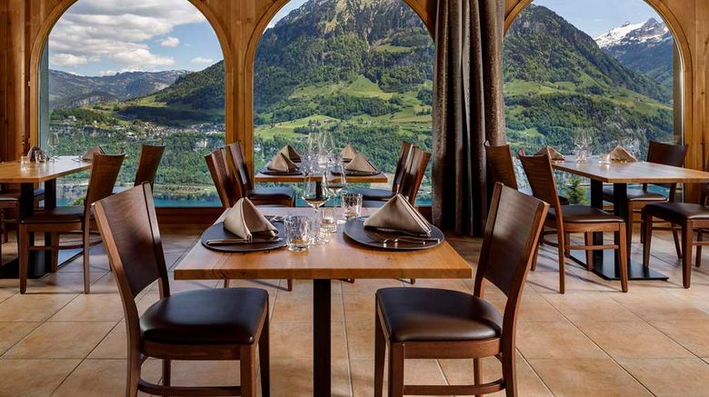 <b>Bellevue Hotel Restaurant</b>. Images powered by <a href="https://iceportal.shijigroup.com/" title="IcePortal" target="_blank">IcePortal</a>.