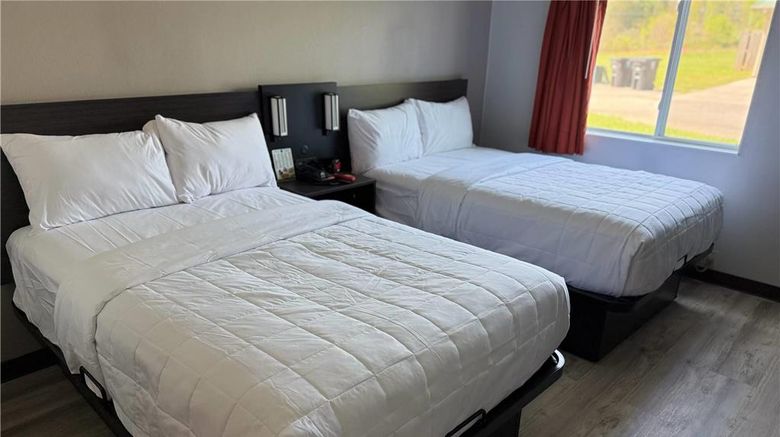 <b>Motel 6 Athens Room</b>. Images powered by <a href="https://iceportal.shijigroup.com/" title="IcePortal" target="_blank">IcePortal</a>.