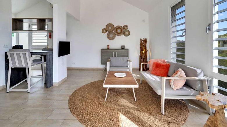 <b>Delfins Beach Resort-Tapestry Collection Room</b>. Images powered by <a href="https://iceportal.shijigroup.com/" title="IcePortal" target="_blank">IcePortal</a>.