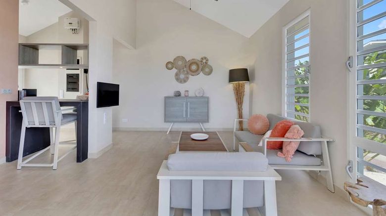 <b>Delfins Beach Resort-Tapestry Collection Room</b>. Images powered by <a href="https://iceportal.shijigroup.com/" title="IcePortal" target="_blank">IcePortal</a>.