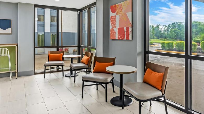 <b>Spark by Hilton Lexington Hamburg Restaurant</b>. Images powered by <a href="https://iceportal.shijigroup.com/" title="IcePortal" target="_blank">IcePortal</a>.