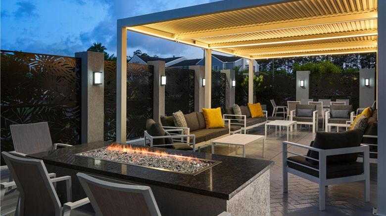 <b>DoubleTree by Hilton Brunswick Exterior</b>. Images powered by <a href="https://iceportal.shijigroup.com/" title="IcePortal" target="_blank">IcePortal</a>.