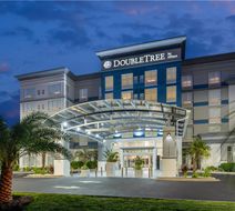 DoubleTree by Hilton Brunswick Exterior