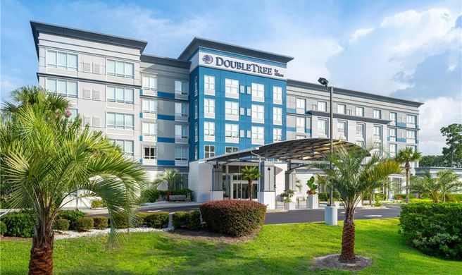 DoubleTree by Hilton Brunswick Exterior