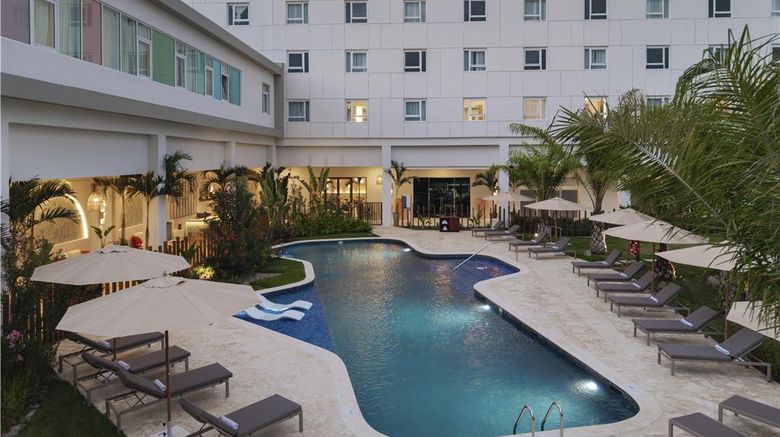 <b>Royal Beach Punta Cana Pool</b>. Images powered by <a href="https://iceportal.shijigroup.com/" title="IcePortal" target="_blank">IcePortal</a>.