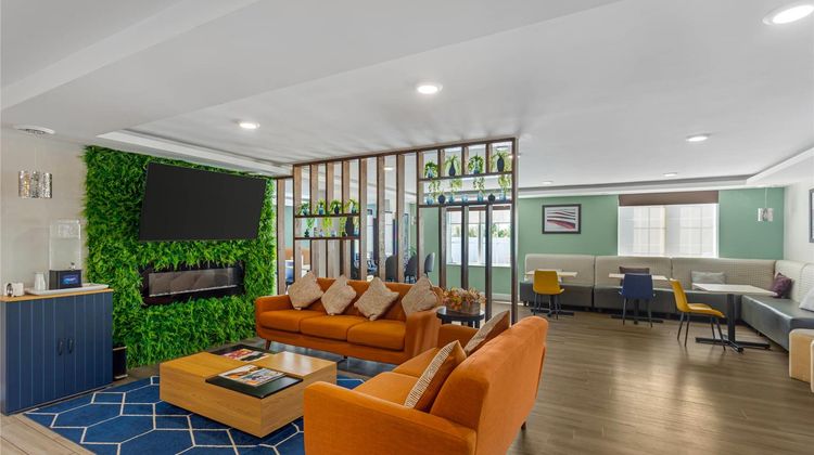 Comfort Inn & Suites Pottstown Lobby