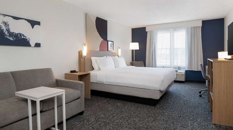 <b>Spark by Hilton Summerville Room</b>. Images powered by <a href="https://iceportal.shijigroup.com/" title="IcePortal" target="_blank">IcePortal</a>.