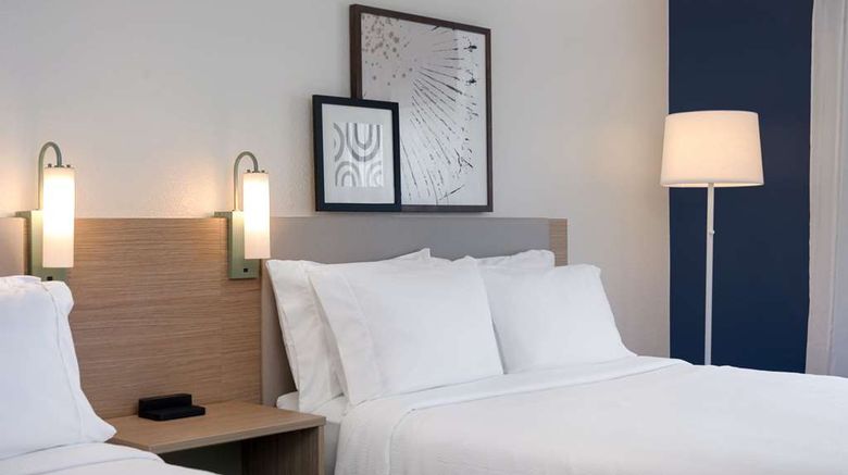 <b>Spark by Hilton Summerville Room</b>. Images powered by <a href="https://iceportal.shijigroup.com/" title="IcePortal" target="_blank">IcePortal</a>.