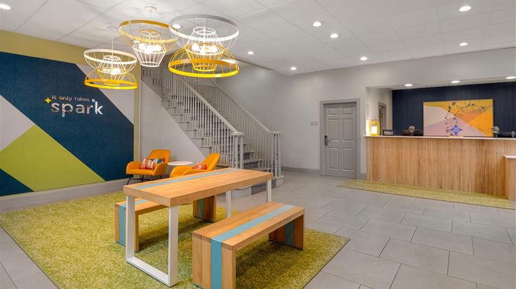 Spark by Hilton Summerville Lobby