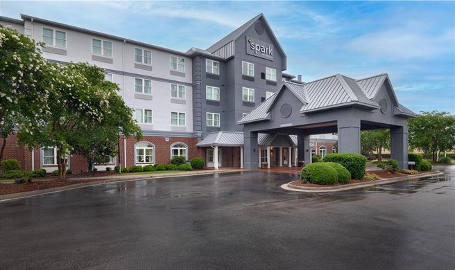 Spark by Hilton Summerville Exterior