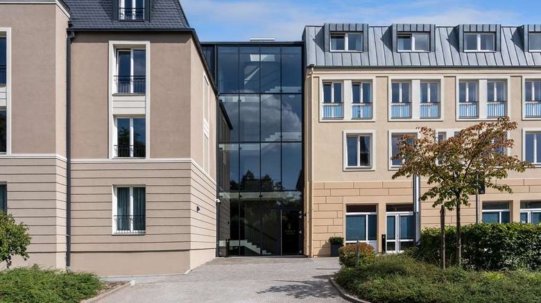 <b>Parkhotel Landau Exterior</b>. Images powered by <a href="https://iceportal.shijigroup.com/" title="IcePortal" target="_blank">IcePortal</a>.