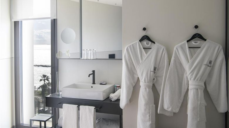 <b>Hotel Europa Room</b>. Images powered by <a href="https://iceportal.shijigroup.com/" title="IcePortal" target="_blank">IcePortal</a>.