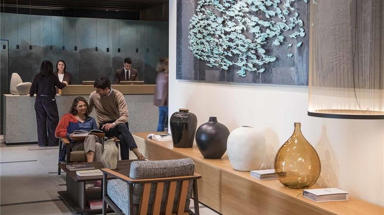 <b>Hotel Europa Lobby</b>. Images powered by <a href="https://iceportal.shijigroup.com/" title="IcePortal" target="_blank">IcePortal</a>.
