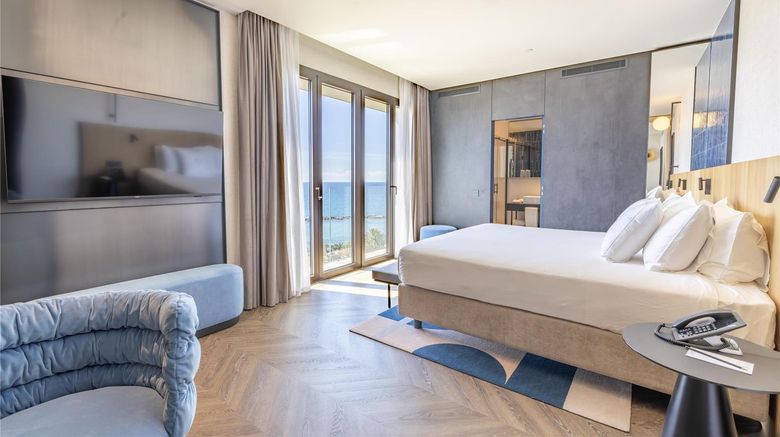 <b>Hotel Europa Suite</b>. Images powered by <a href="https://iceportal.shijigroup.com/" title="IcePortal" target="_blank">IcePortal</a>.