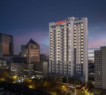 Hampton HGH Lakeside Exterior