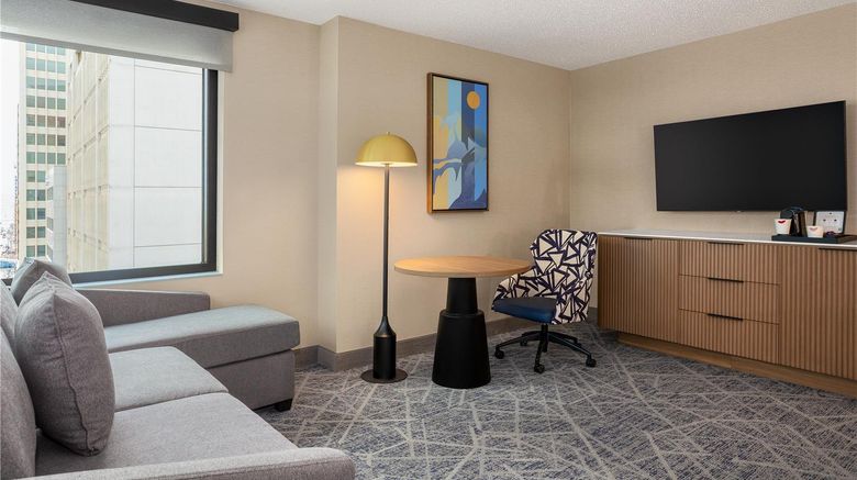 <b>Hampton Inn by Hilton Calgary Downtown Room</b>. Images powered by <a href="https://iceportal.shijigroup.com/" title="IcePortal" target="_blank">IcePortal</a>.