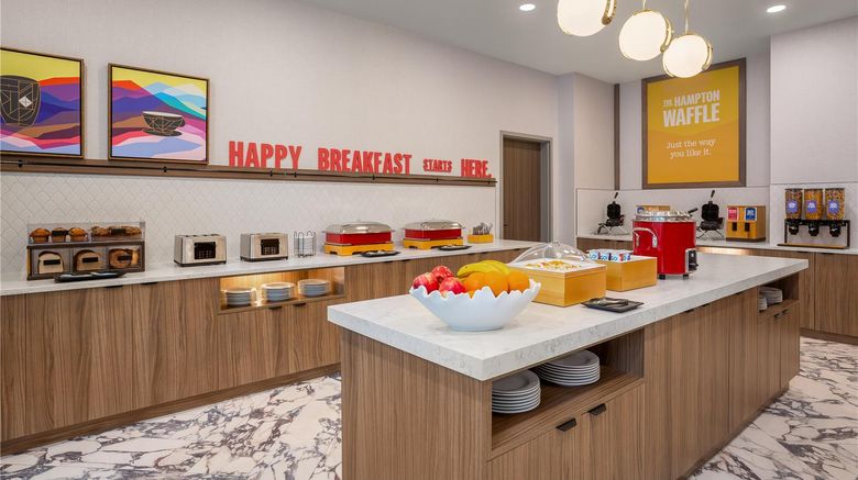 <b>Hampton Inn by Hilton Calgary Downtown Restaurant</b>. Images powered by <a href="https://iceportal.shijigroup.com/" title="IcePortal" target="_blank">IcePortal</a>.