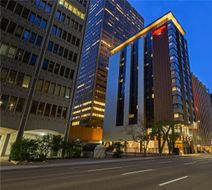 Hampton Inn by Hilton Calgary Downtown Exterior