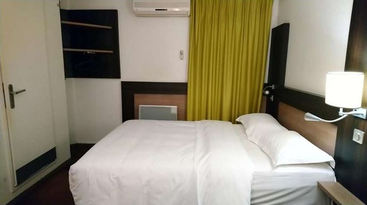 A & H Privilege Hotel Room