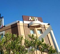 A & H Privilege Hotel Exterior