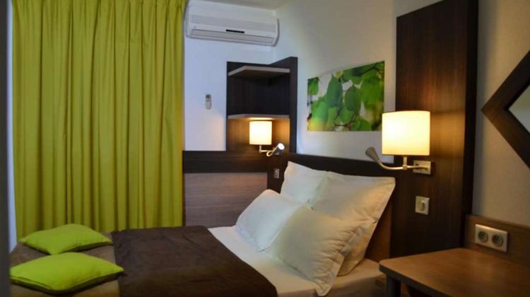 A & H Privilege Hotel Room