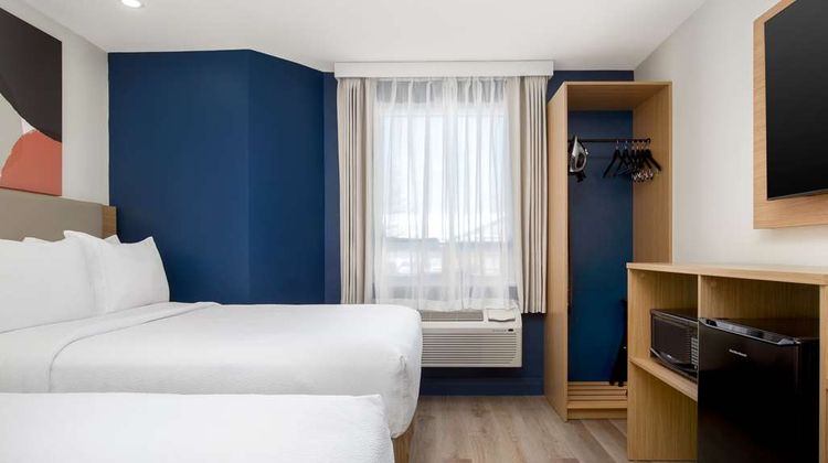 Spark by Hilton Brockville Room