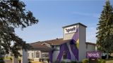 Spark by Hilton Brockville Exterior