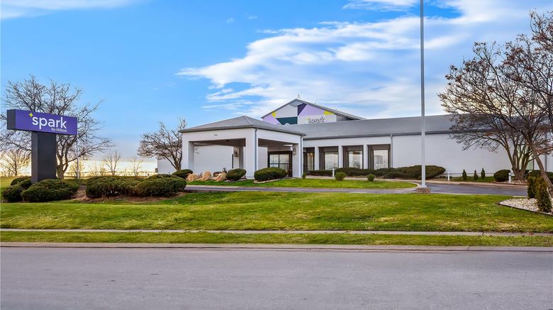 Spark by Hilton Bettendorf Quad Cities Exterior. Images powered by <a href="https://iceportal.shijigroup.com" target="_blank" rel="noopener">Ice Portal</a>.