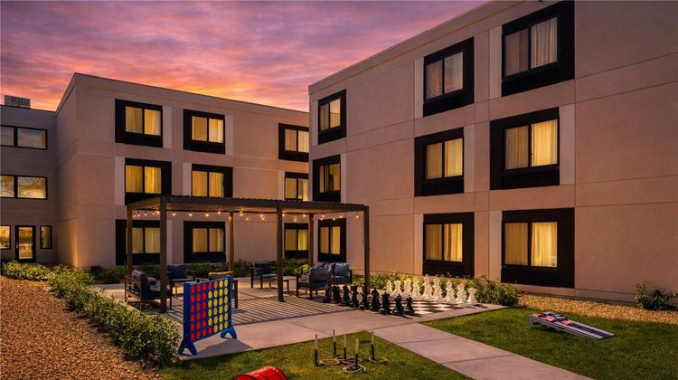 Hampton Inn & Suites San Diego SeaWorld Exterior