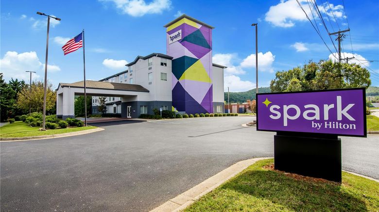 <b>Spark by Hilton Lynchburg Exterior</b>. Images powered by <a href="https://iceportal.shijigroup.com/" title="IcePortal" target="_blank">IcePortal</a>.